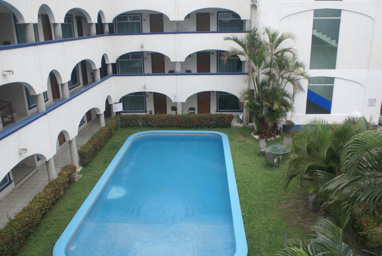 Hotel Arcos Aeropuerto 4*